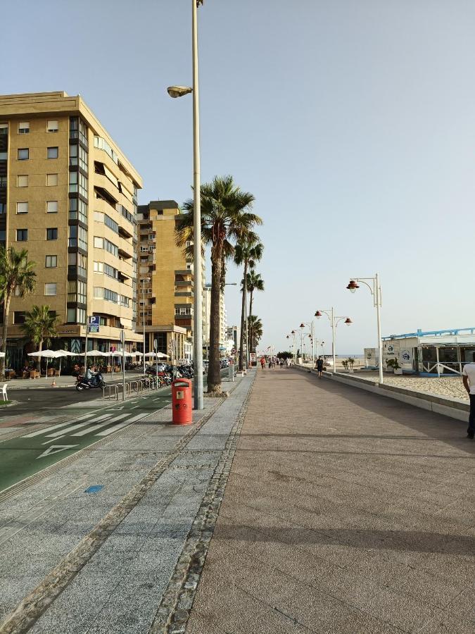 Piso Calidad Precio Junto A La Playa De La Victoria Lejlighed Cádiz Eksteriør billede