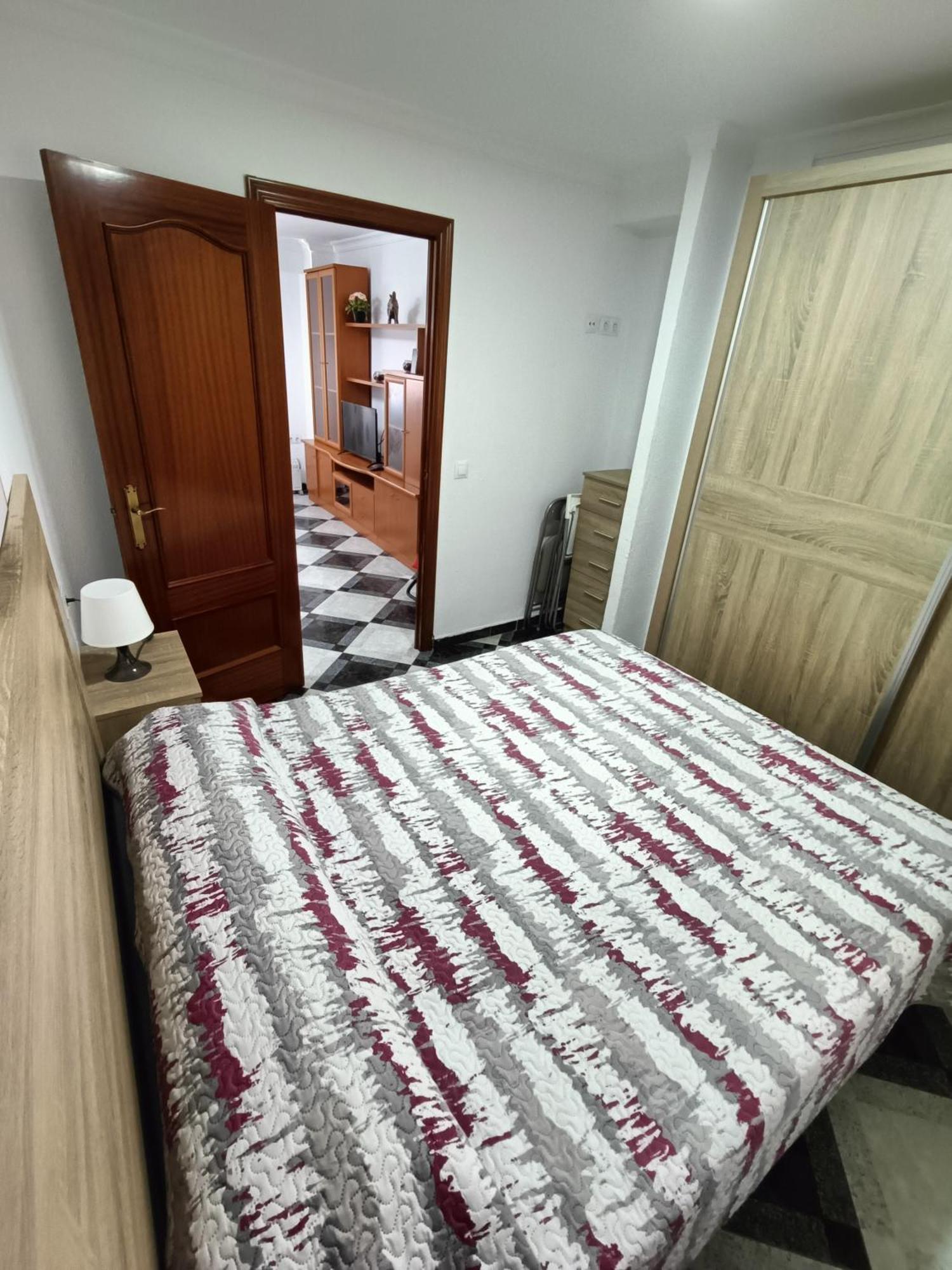 Piso Calidad Precio Junto A La Playa De La Victoria Lejlighed Cádiz Eksteriør billede